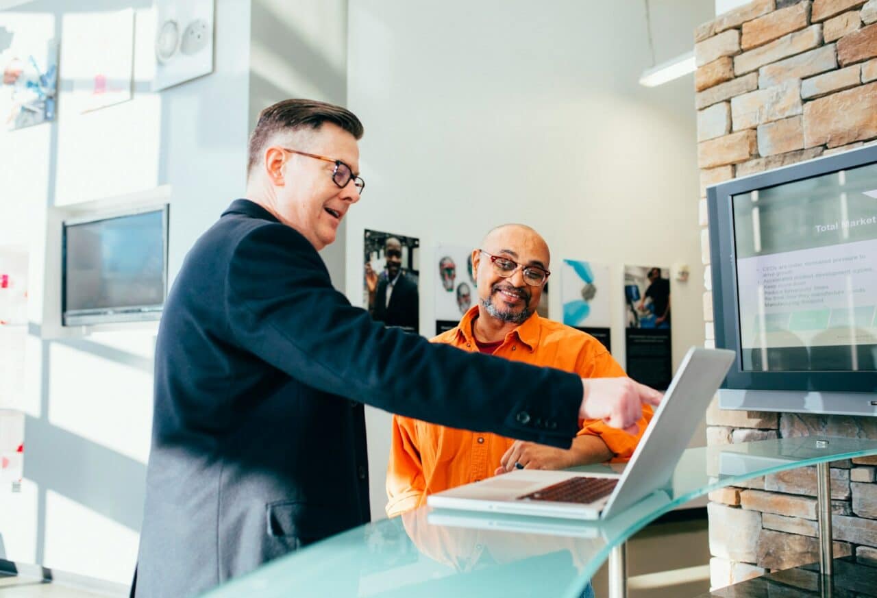 Independent Sales Representative Guide: High Commission, Pros & Cons of ...